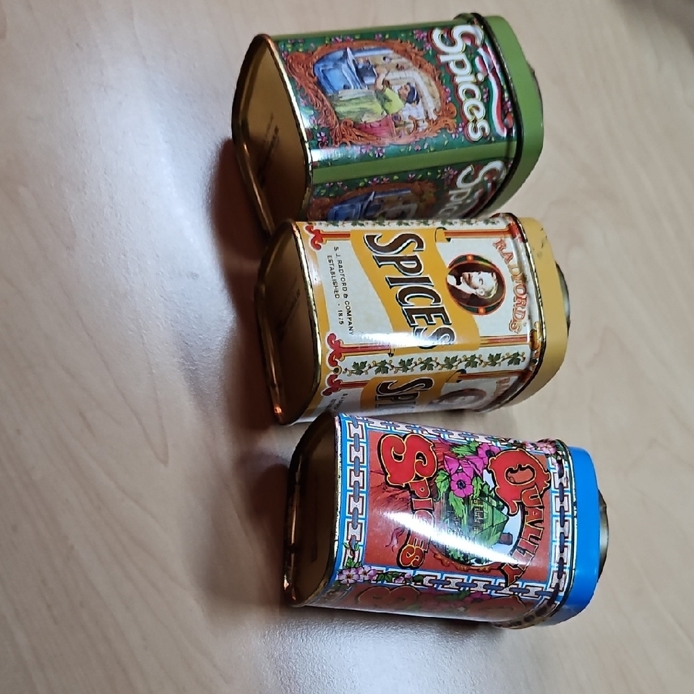 Vintage Spice Tin Set